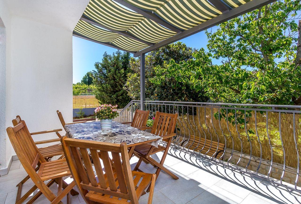 Neu Renovierte Ferienwohnung Mit Klima, Wlan, Terrasse Und Grill Pula Exterior foto